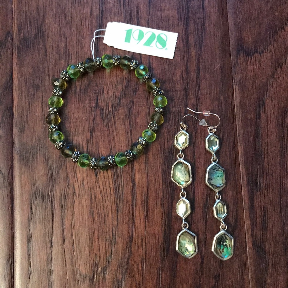 Gold bracelet and earrings